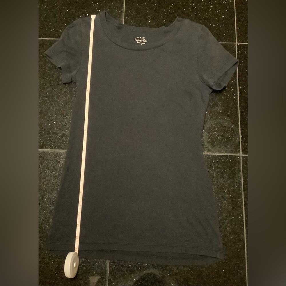 Women's Small Stretchy Perfect Fit J. Crew Black Short Sleeve Tee - Picture 7 of 9